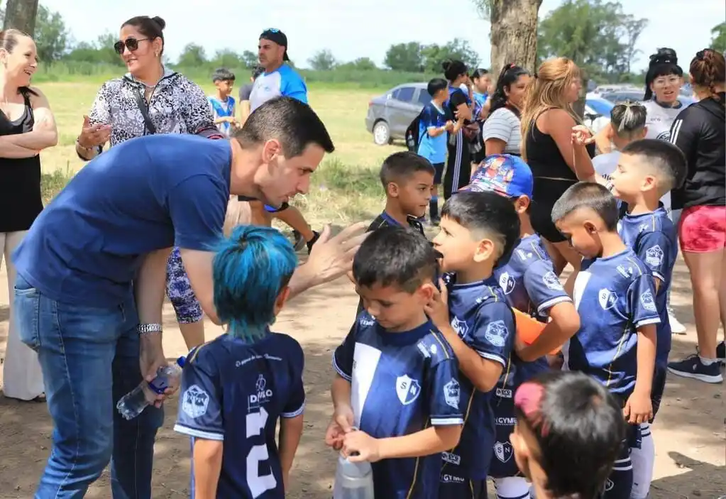 El intendente en el 33º Torneo de Fútbol Infantil del Club Peñarol,