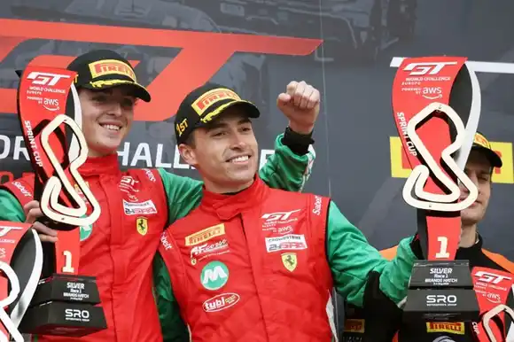 Marcos Siebert logró la victoria en su primera carrera con Ferrari