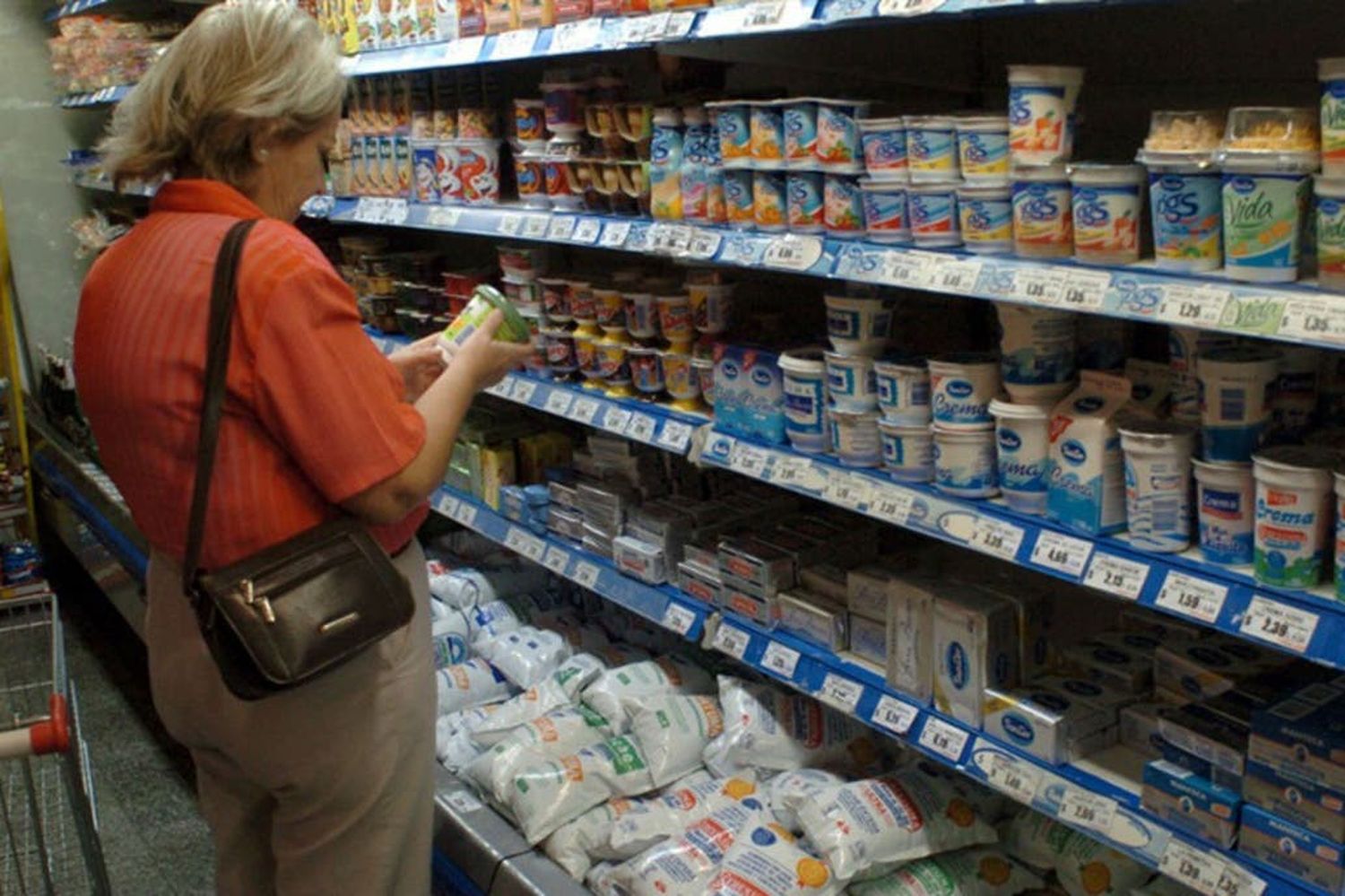 Buscan avanzar con el salario básico universal: el monto y a quiénes alcanzaría