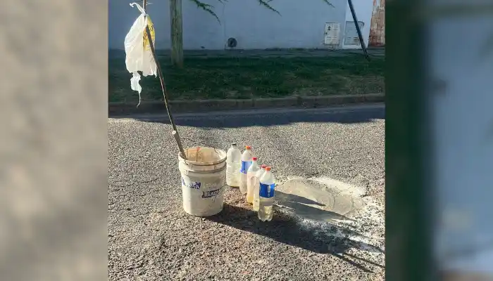 Vecinos en Thorne al 400 arreglan su calle