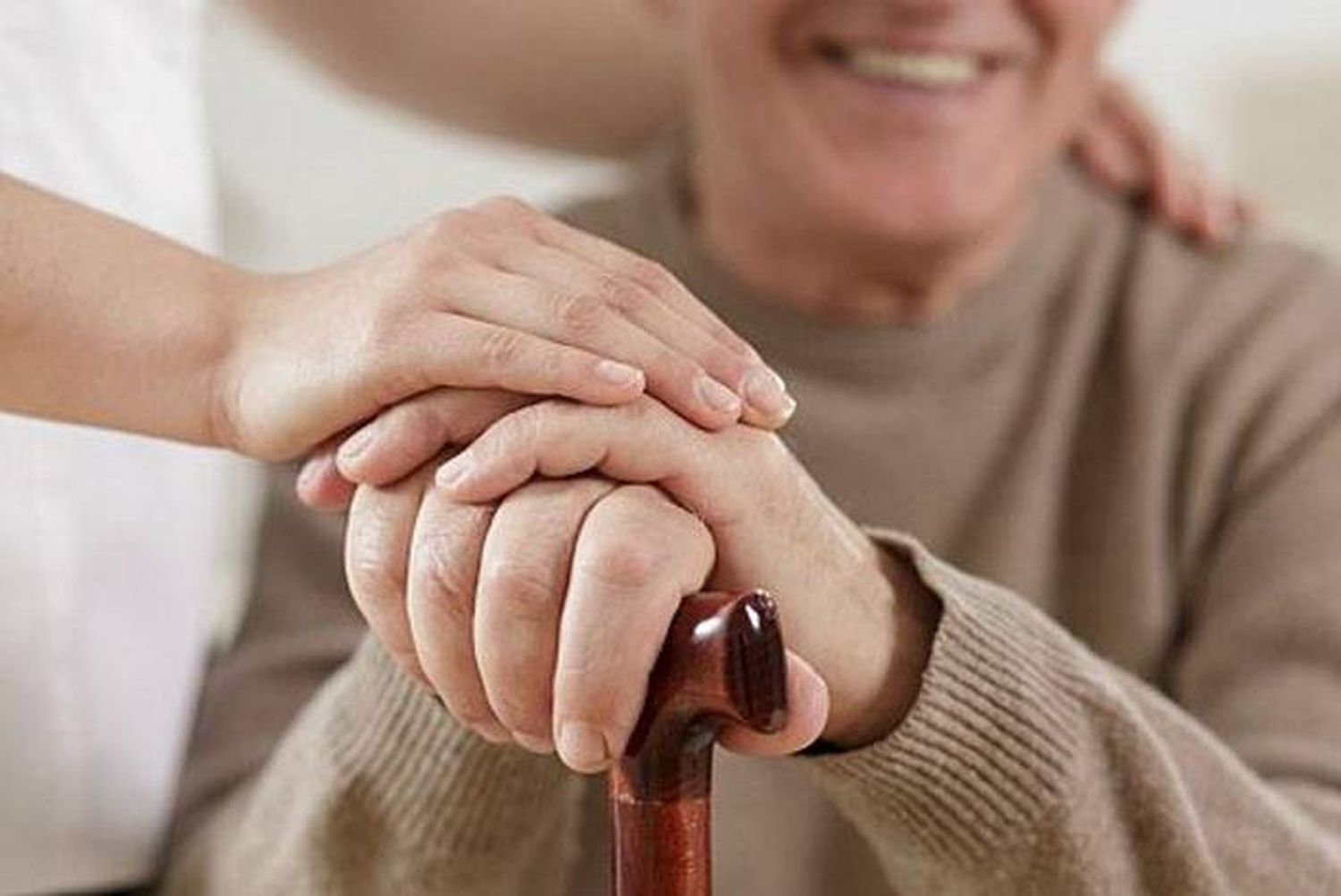 Más de 200 cuidadores domiciliarios se capacitaron en materia de prevención del COVID-19