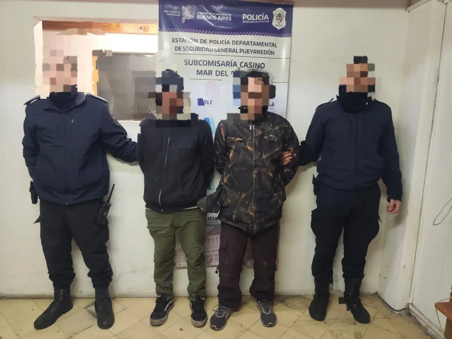 Aprehendieron a dos hombres cuando intentaban poner en marcha una moto robada