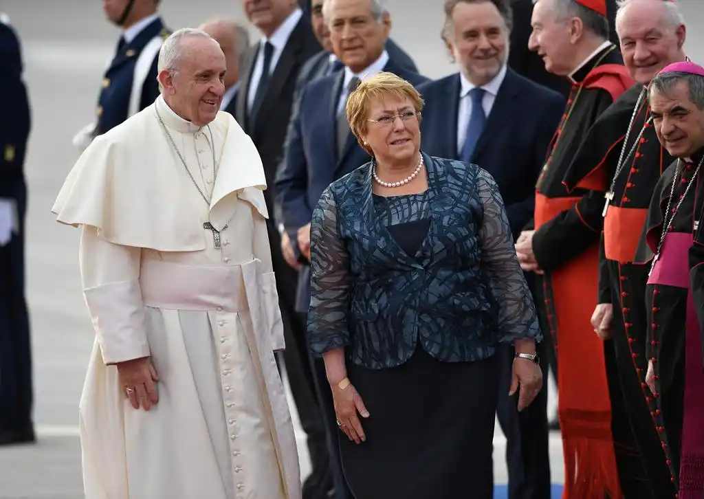 Durante el vuelo a Chile, el Papa señaló su temor a una posible guerra nuclear 