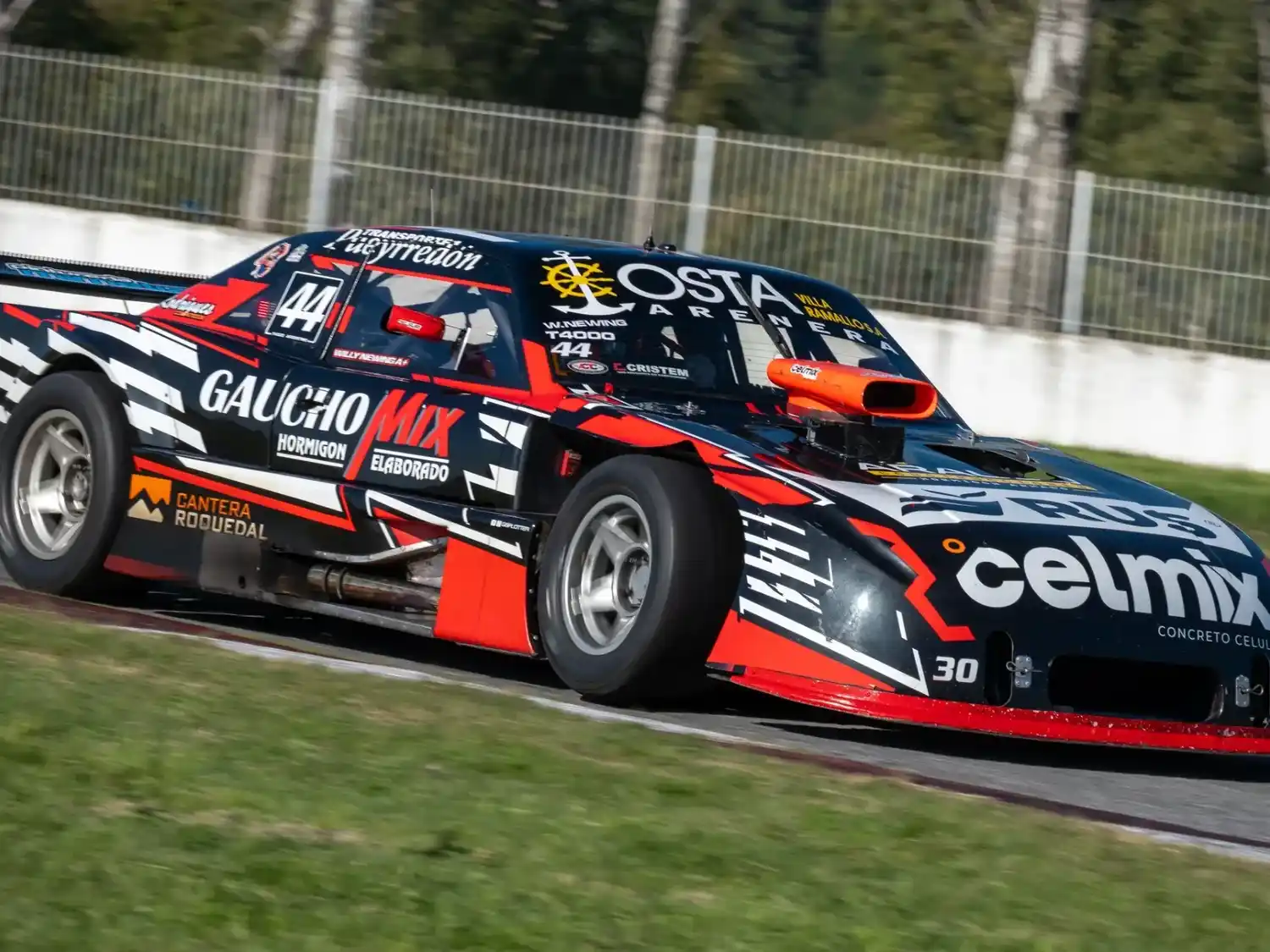 William Newing fue protagonista en La Plata.