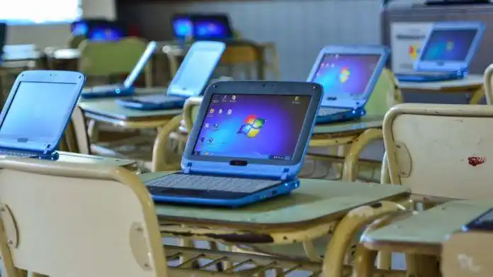 El Gobierno pone en marcha un plan de conectividad para dotar de Internet a todas escuelas