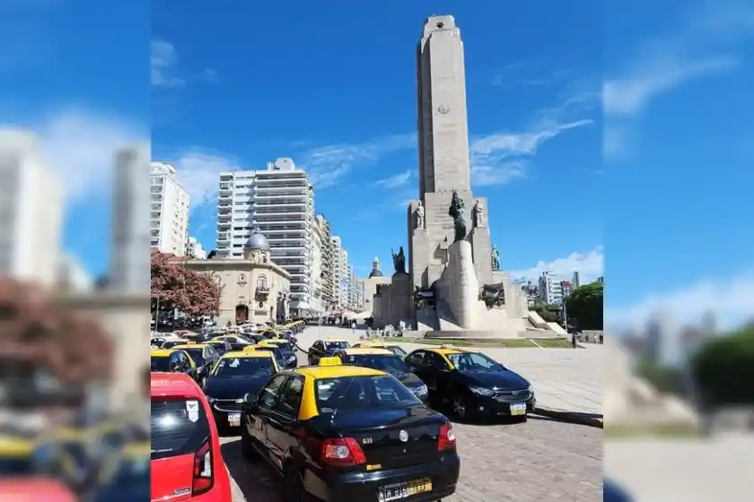 En medio de una fuerte protesta por los crímenes de dos taxistas, suspendieron la apertura de sesiones en el Concejo