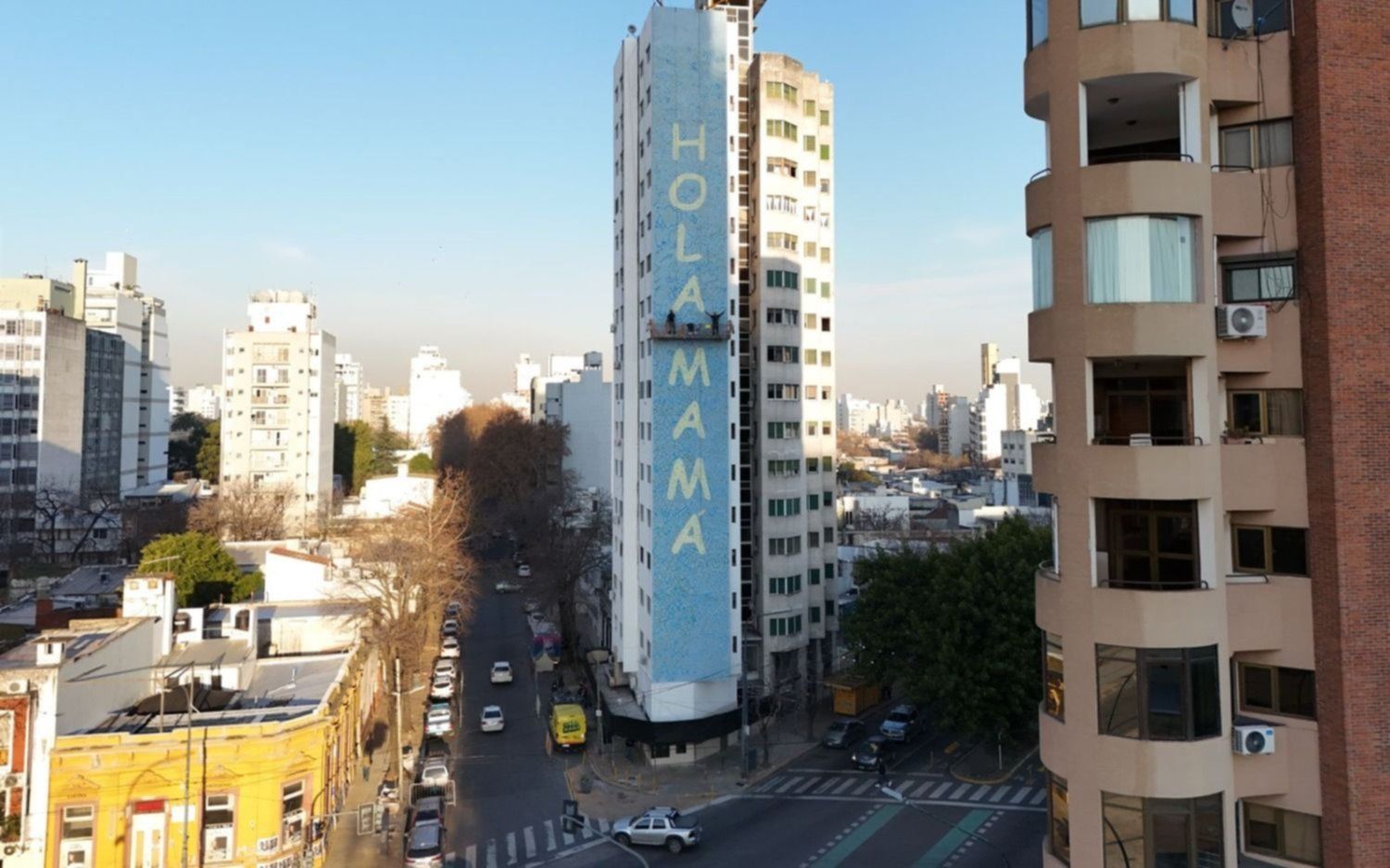 Con uno de los mejores muralistas, La Plata avanza con el mural más grande del mundo en homenaje al papa Francisco