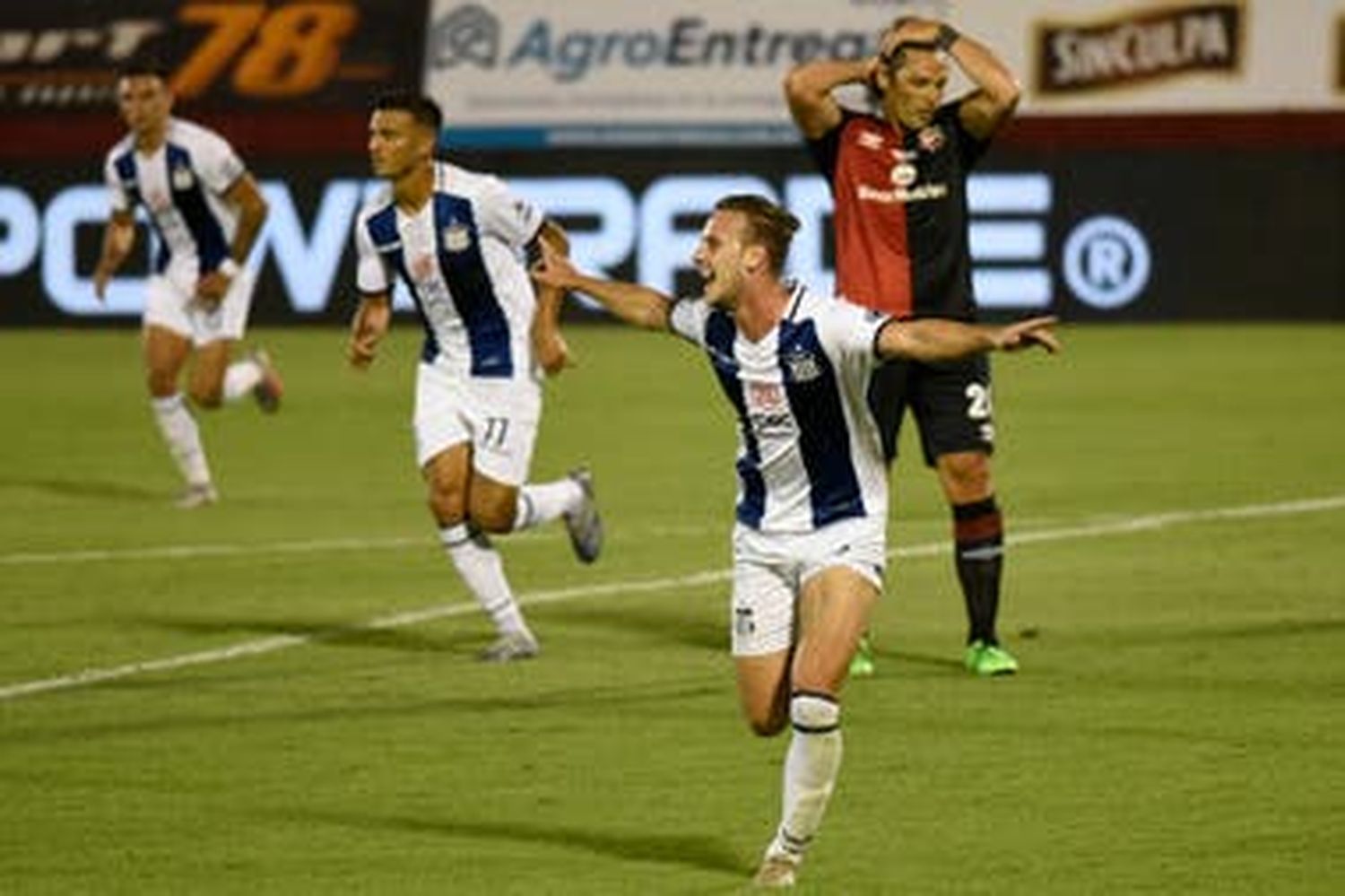 Newell’s no supo mantener la diferencia ante Talleres