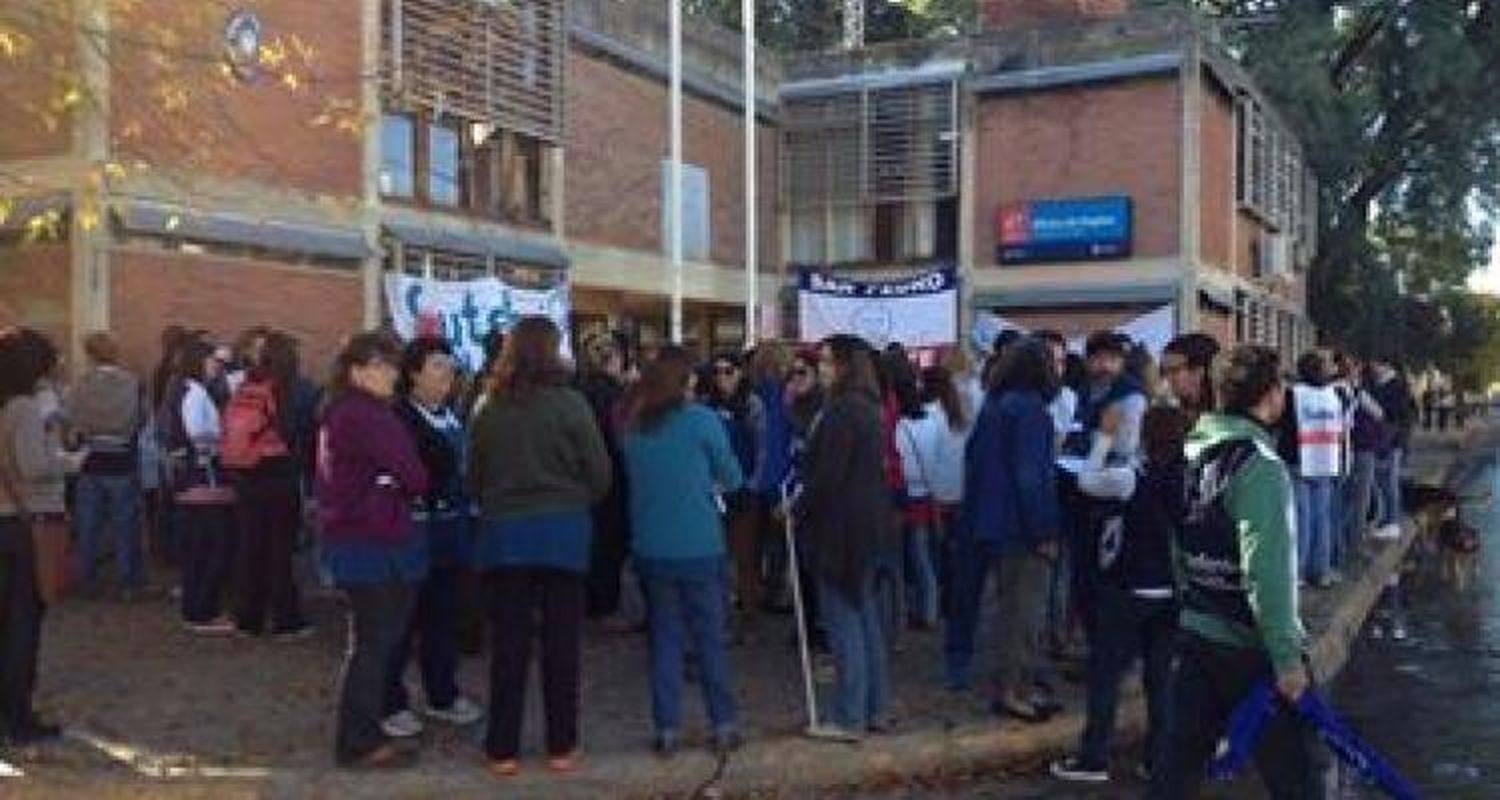 Docentes reclaman por los comedores escolares