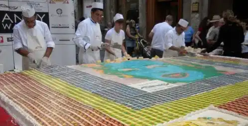 La torta de 1500 porciones habría quedado suspendida