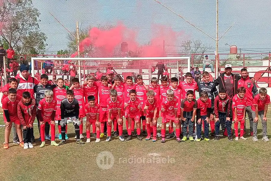 La categoría 2012 de Ferro, al grito de ¡Dale Campeón”: “El mérito es completamente de ellos”