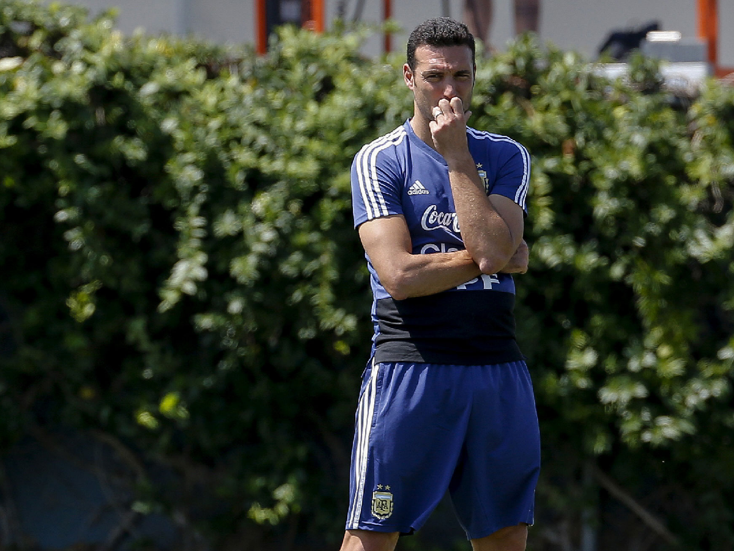 Scaloni planea cinco cambios