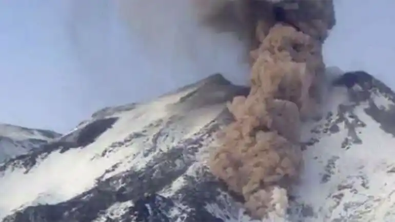 Alerta en Neuquén: se registraron tres explosiones volcánicas