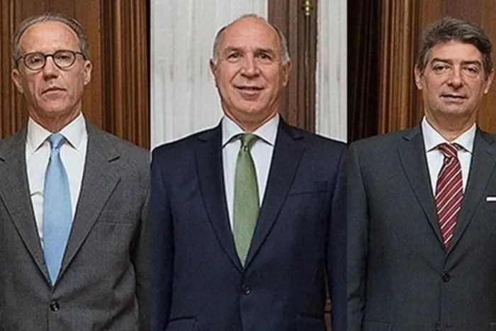 Temas Cámara de Diputados. Corte Suprema