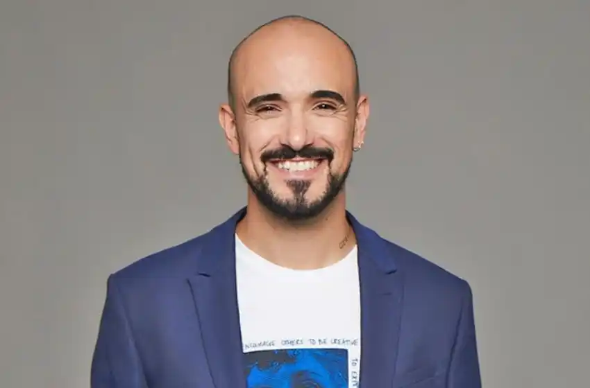 Teatro Tronador: Abel Pintos con nuevo material y una distinción en Mar del Plata