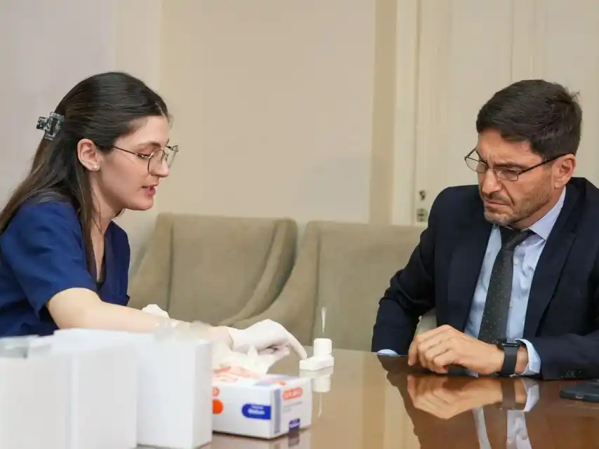 Los narcotests serán sorpresivos, periódicos y no anunciados, y alcanzarán a agentes policiales, personal del Servicio Penitenciario y funcionarios políticos.