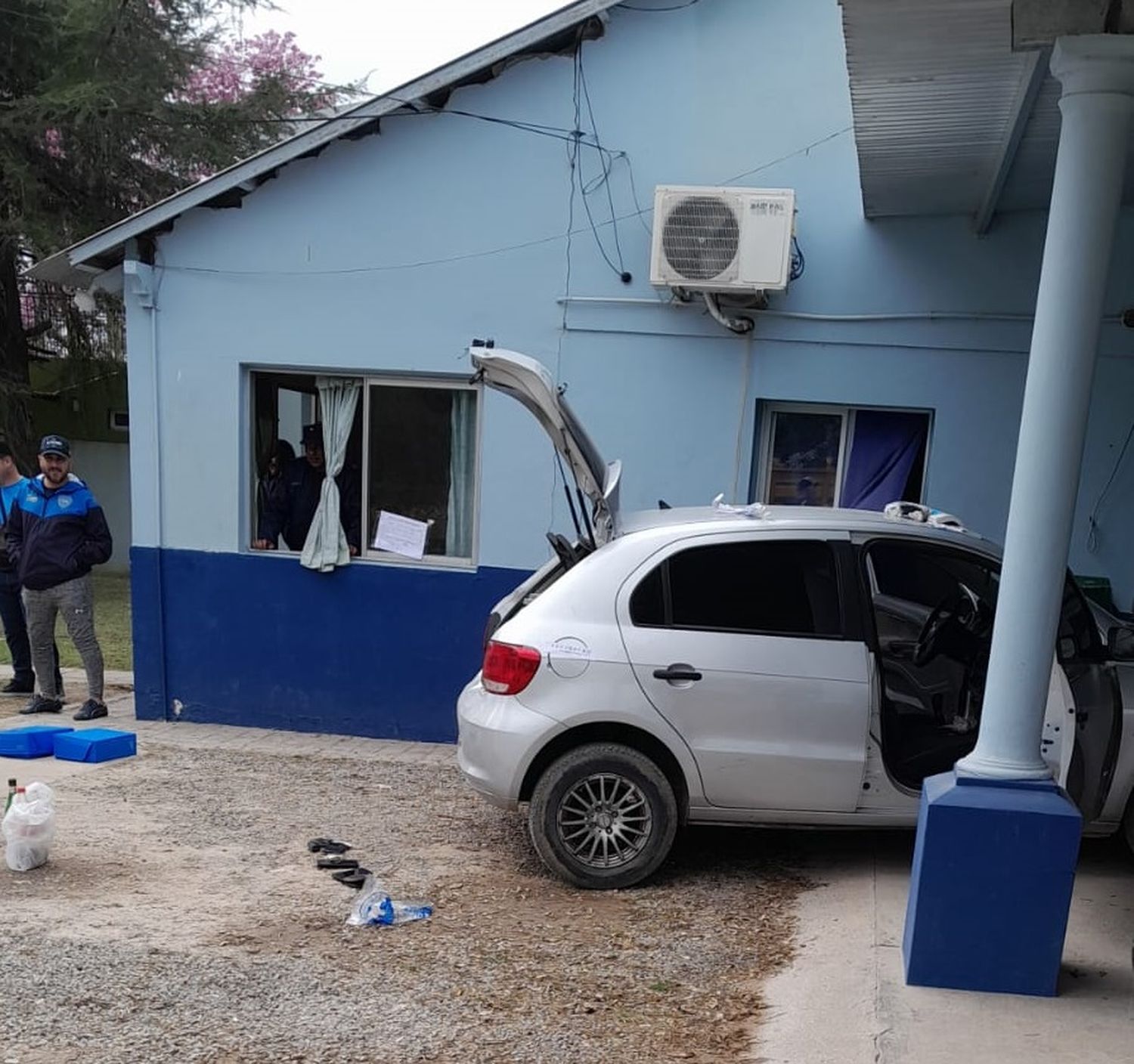 Cinco personas arrestadas por posible vínculo con el narcotráfico