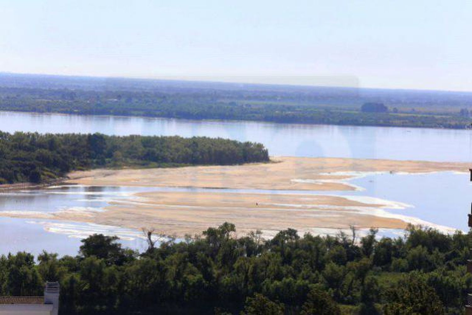 El río Paraná tiene tan sólo 16 centímetros a la altura de la capital entrerriana
