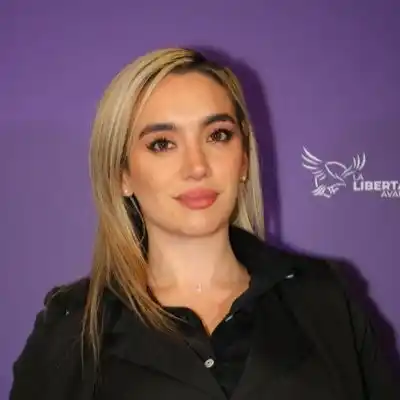 Quién es María Amoroso, la candidata libertaria a concejala de José C. Paz que tiene "dos hijos de cuatro patas"