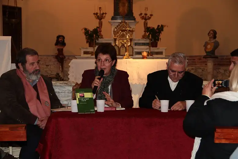Lozano presentó su libro “La sed, el agua y la Fe”