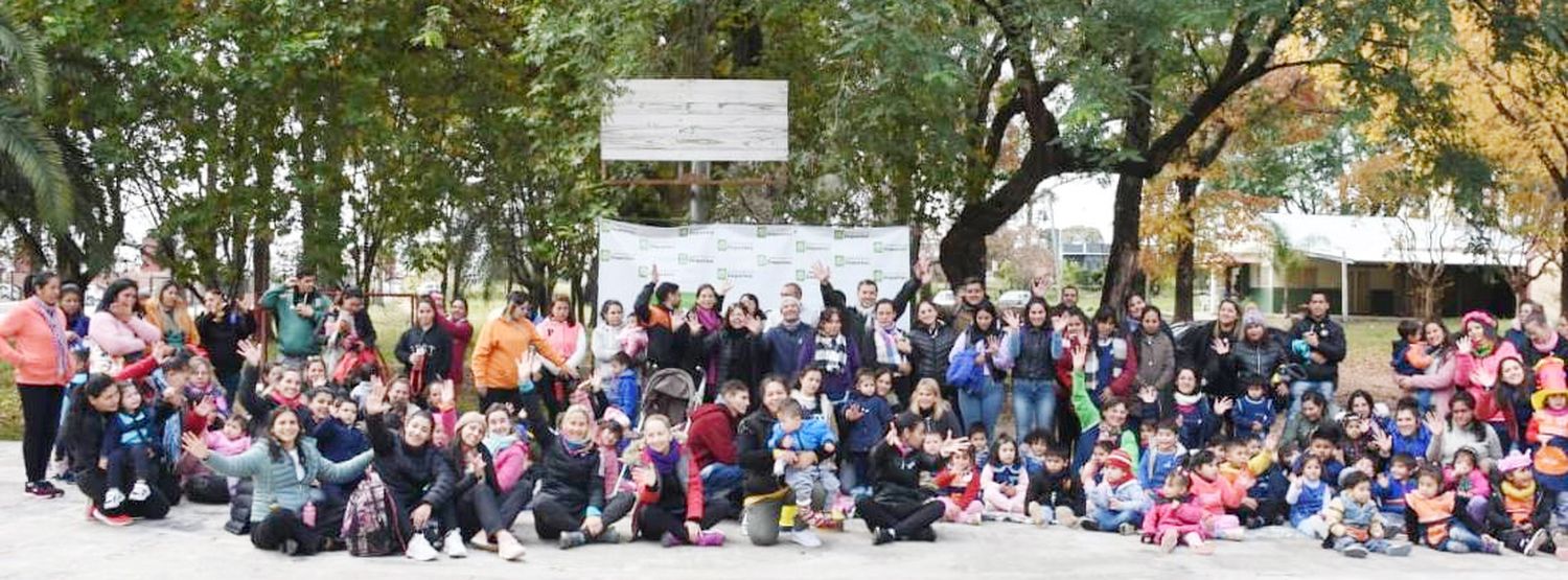 Festejo por el día de los jardines y maestras jardineras