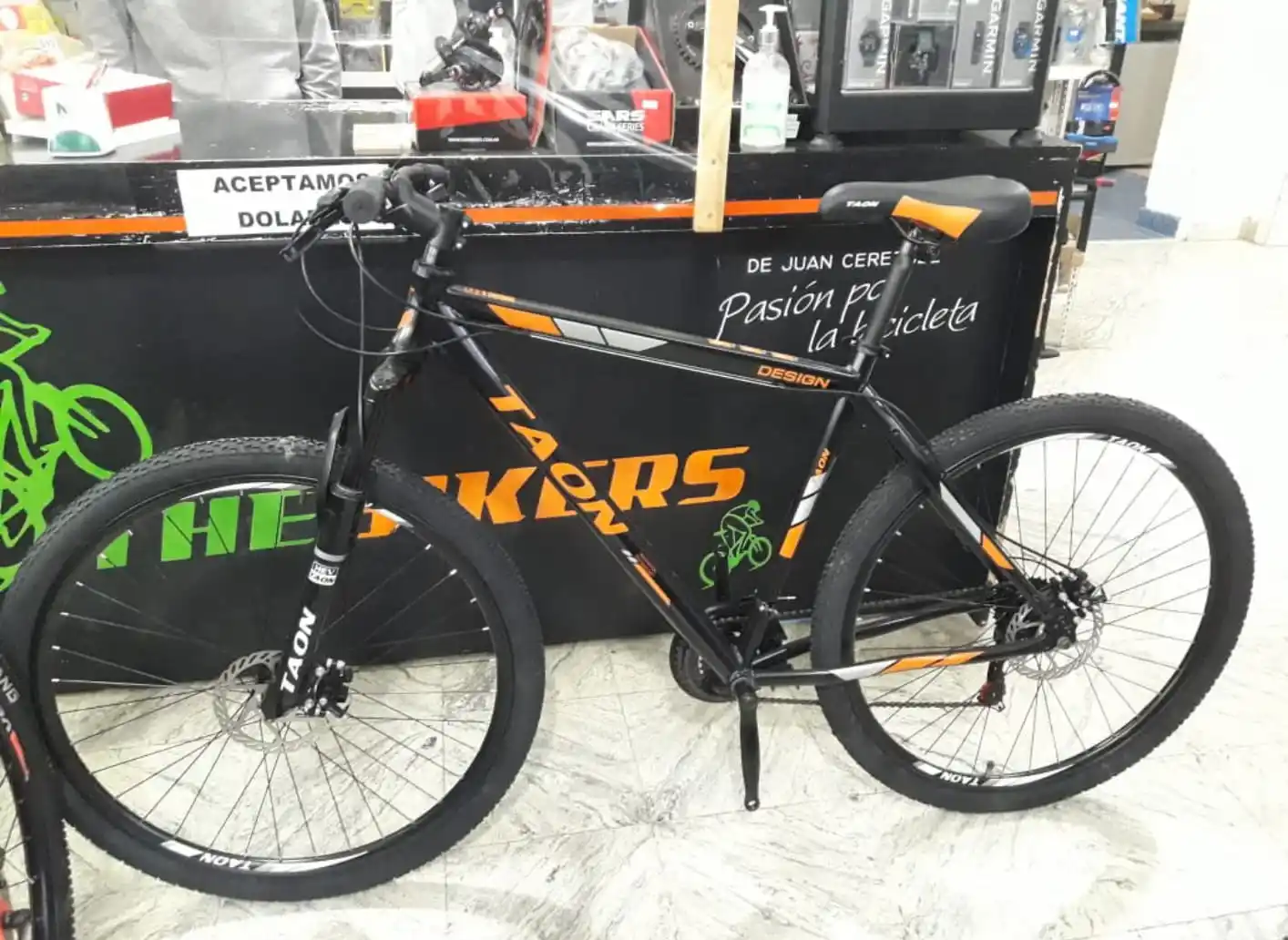 Cortaron un candado y se llevaron una costosa bicicleta