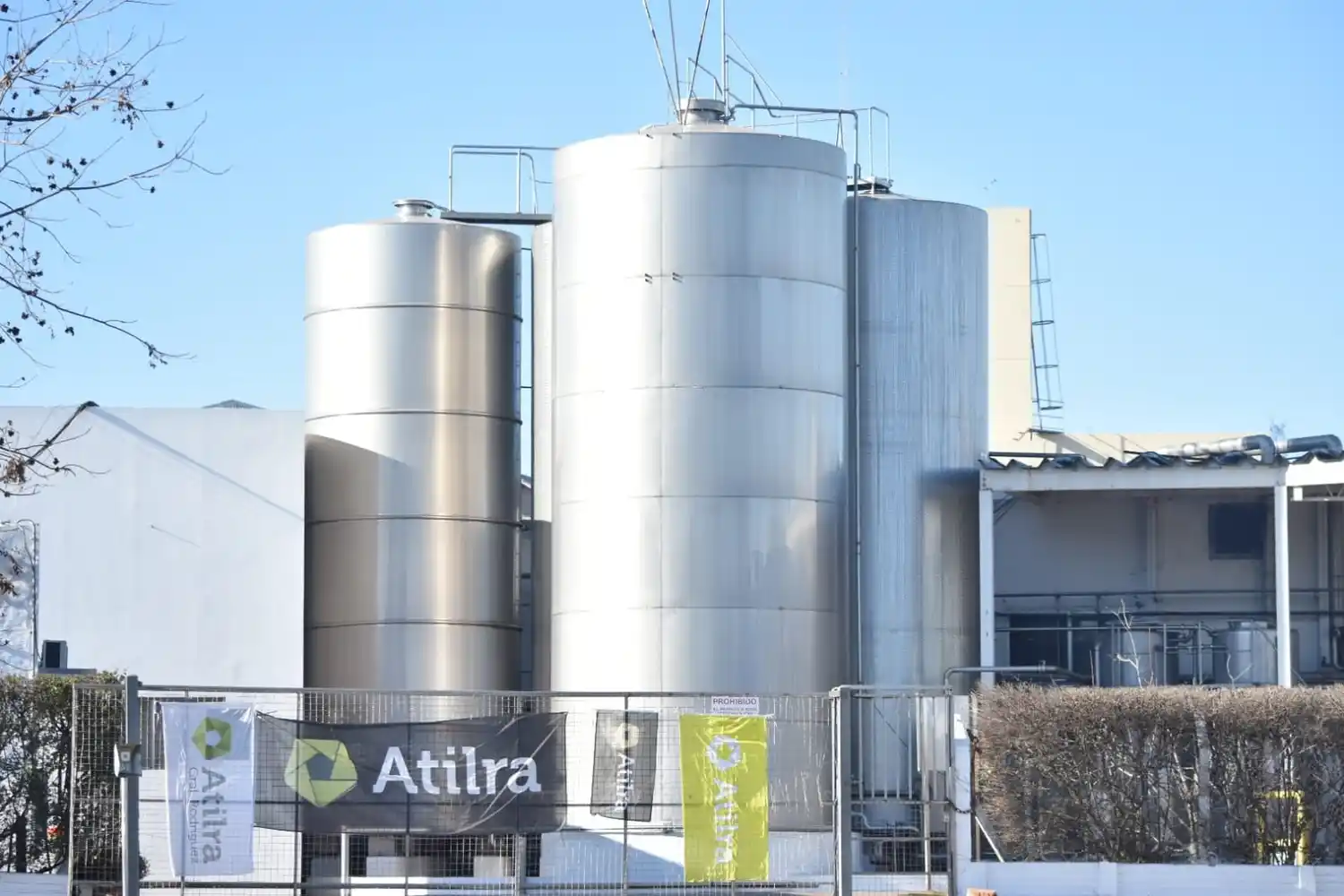 Carlos Casares: Cámaras industriales bonaerenses repudiaron bloqueo a la planta láctea