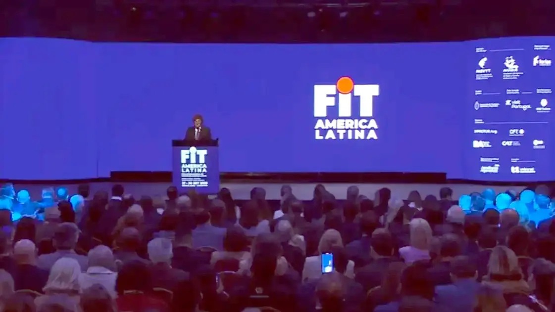 El primer mandatario dando su discurso en la apertura del congreso (Foto N/A)