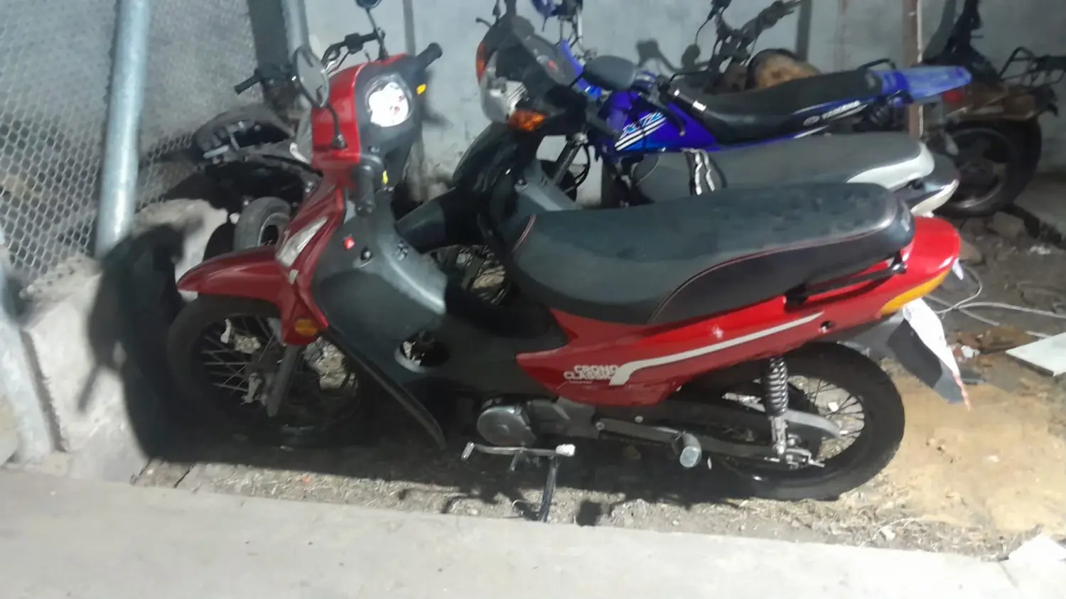 Detuvieron a un motociclista armado que trató de escapar de la policía en zona oeste