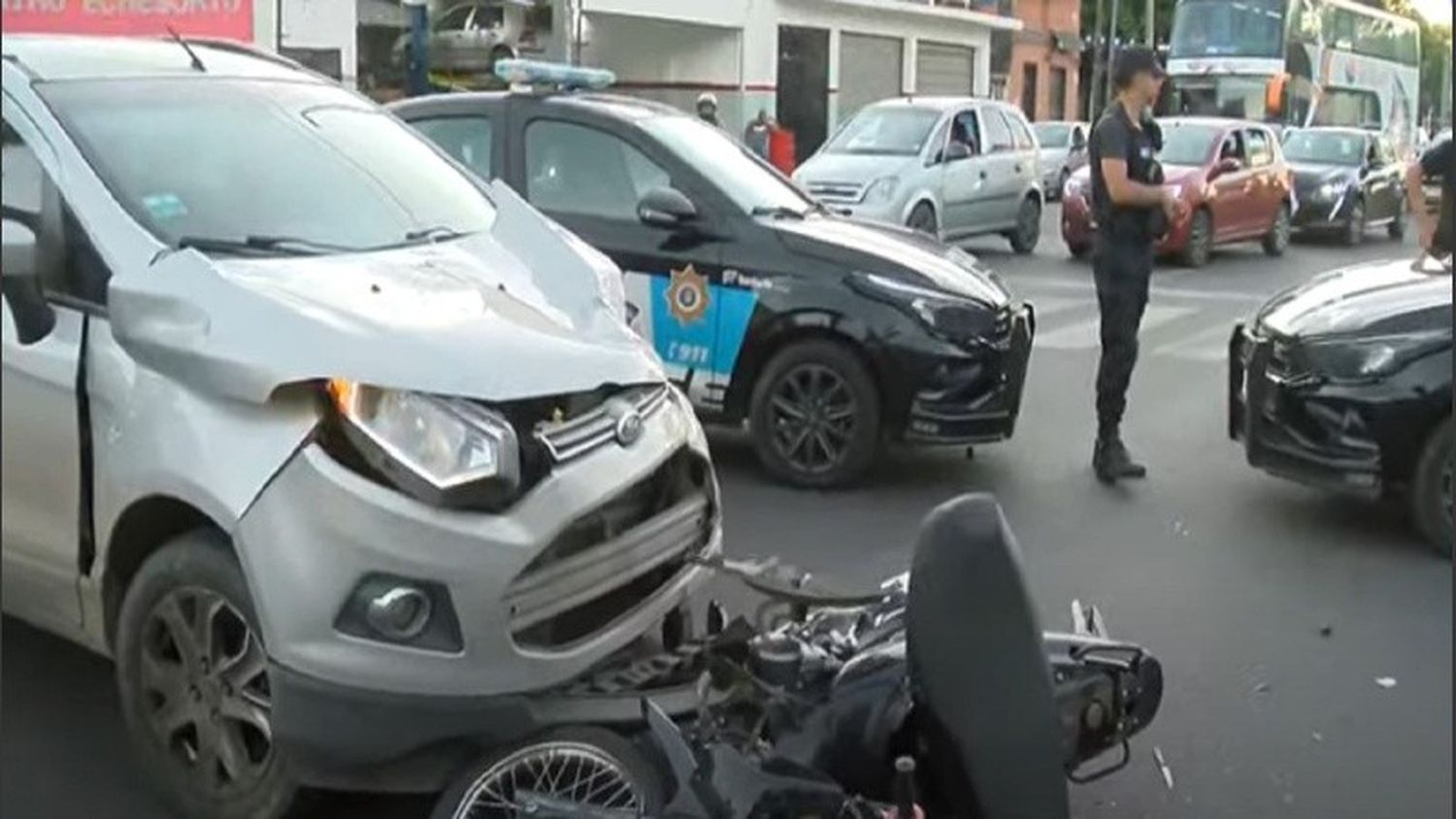 Zona oeste: un choque dejó dos motociclistas heridas