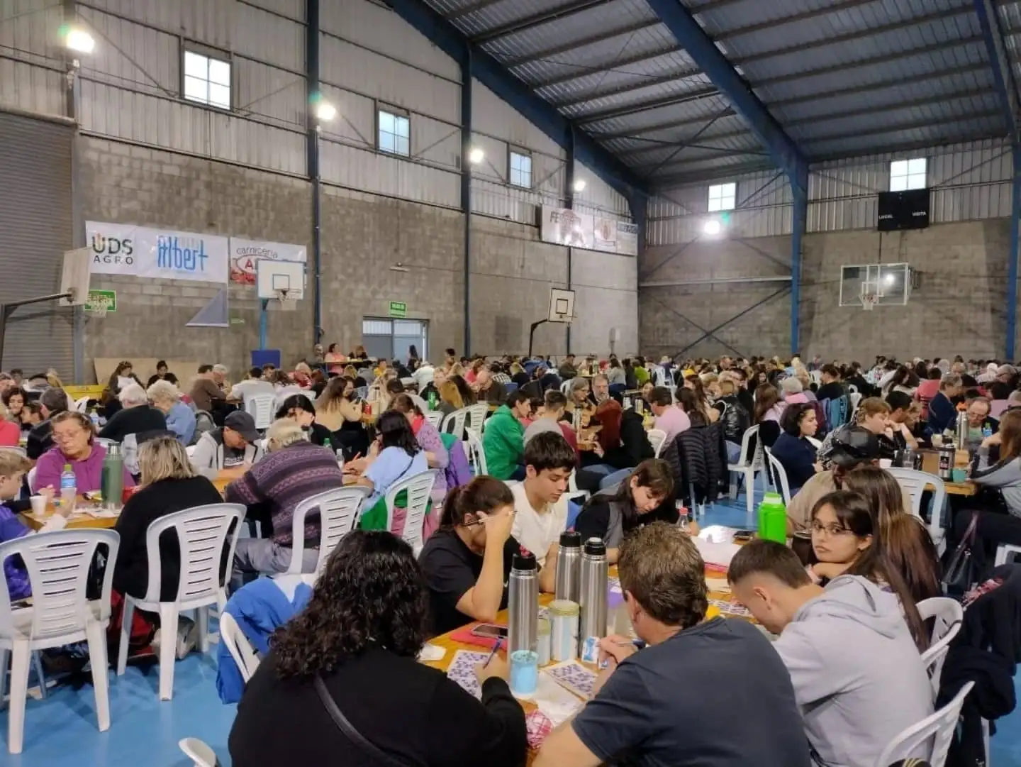 Para jugar y divertirse en familia, colaborando con el club.