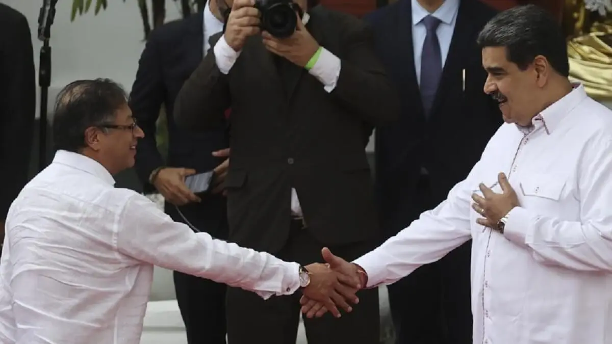¡VÍA DECRETO! Gustavo Petro ordena retorno de funcionarios expulsados de Venezuela en el 2019