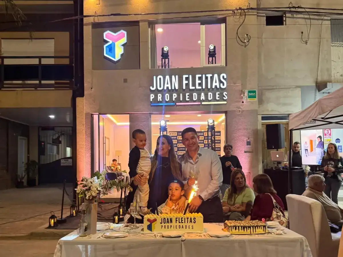 Joan Fleitas Propiedades inauguró su nueva oficina y celebró 11 años de trayectoria en Gualeguaychú