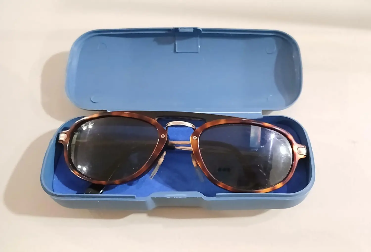 Encontraron lentes de sol recetados