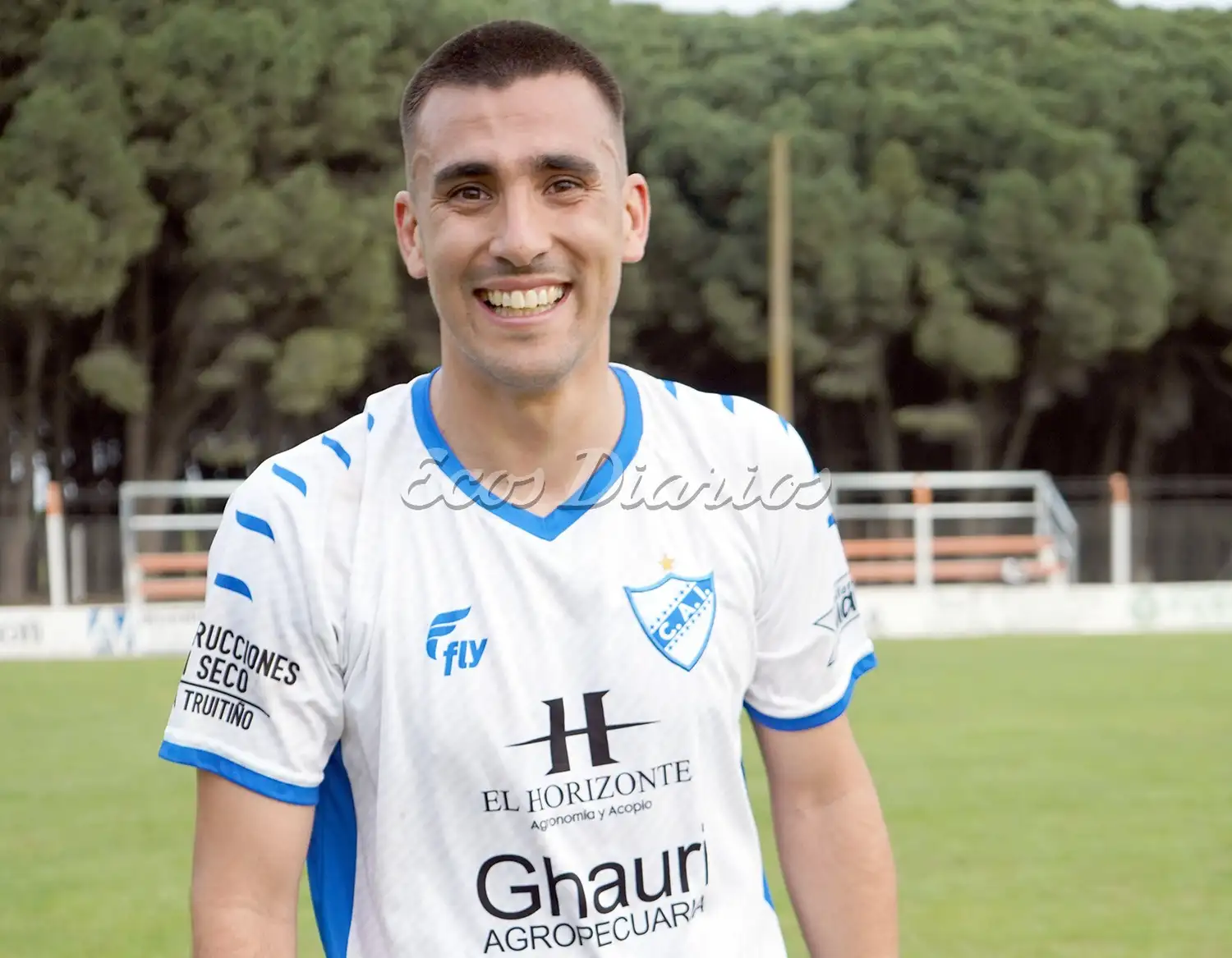 El goleador del partido. Zaguero central de Independiente SC