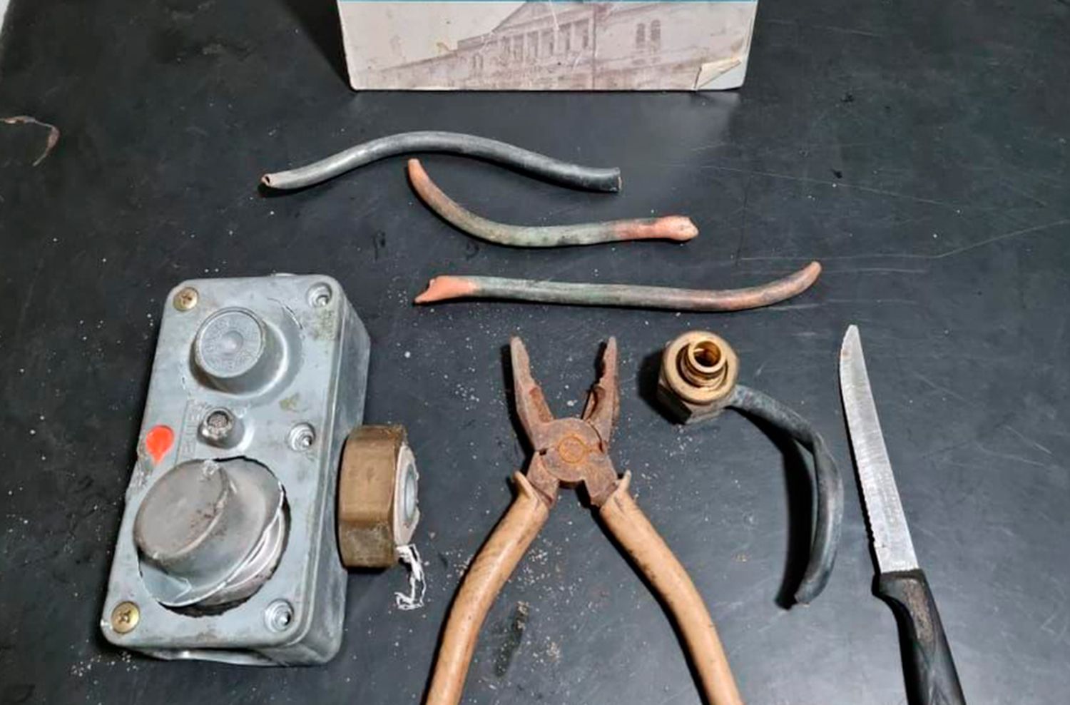 Atrapan a ladrón de medidores de gas