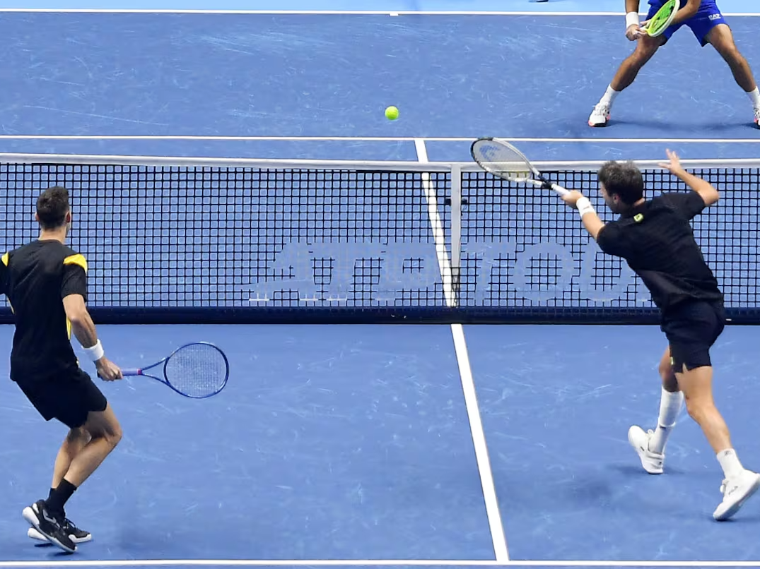 Horacio Zeballos y Marcelo Granollers no pudieron con los italianos y complicaron su camino en las Finales ATP. Foto:EFE