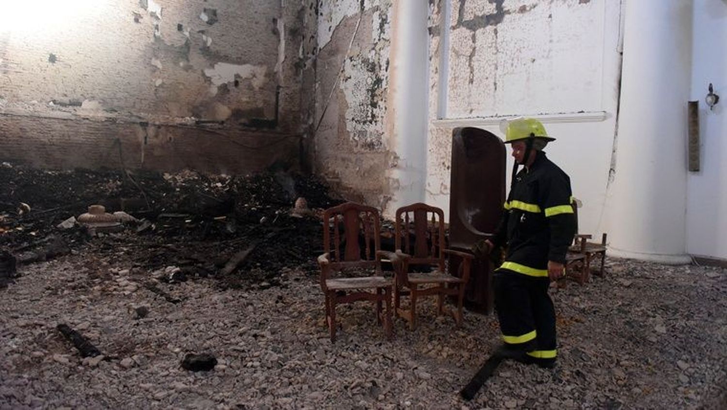 Identifican posibles autores del incendio de la catedral de San Nicolás