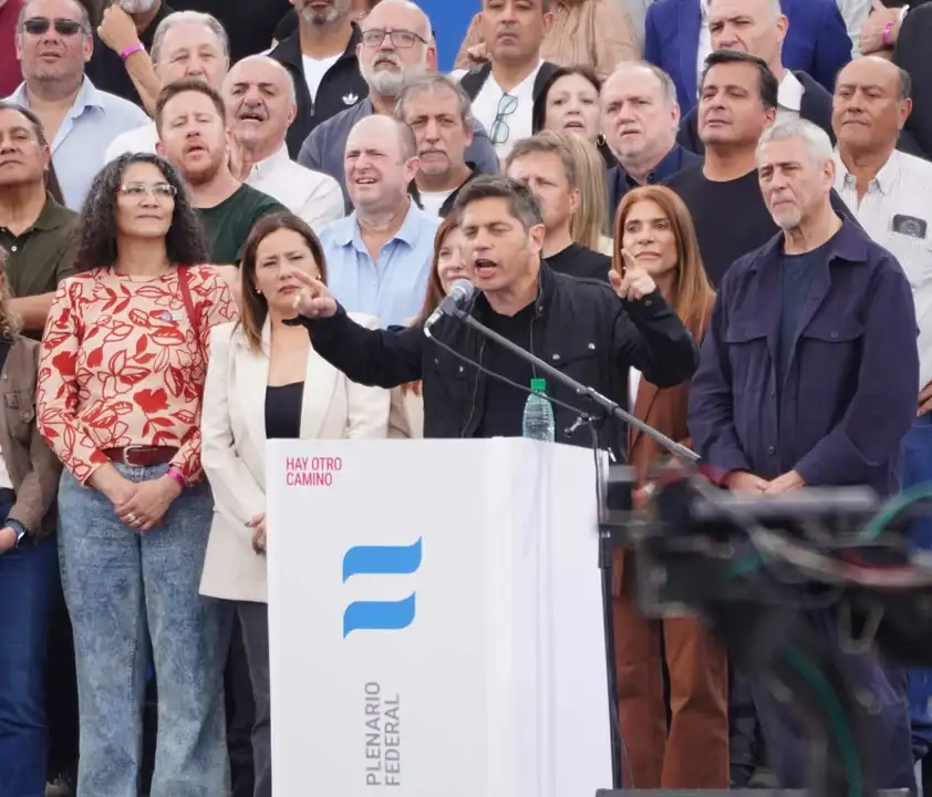 Axel Kicillof cerró un acto con olor a candidatura y un mensaje a la interna