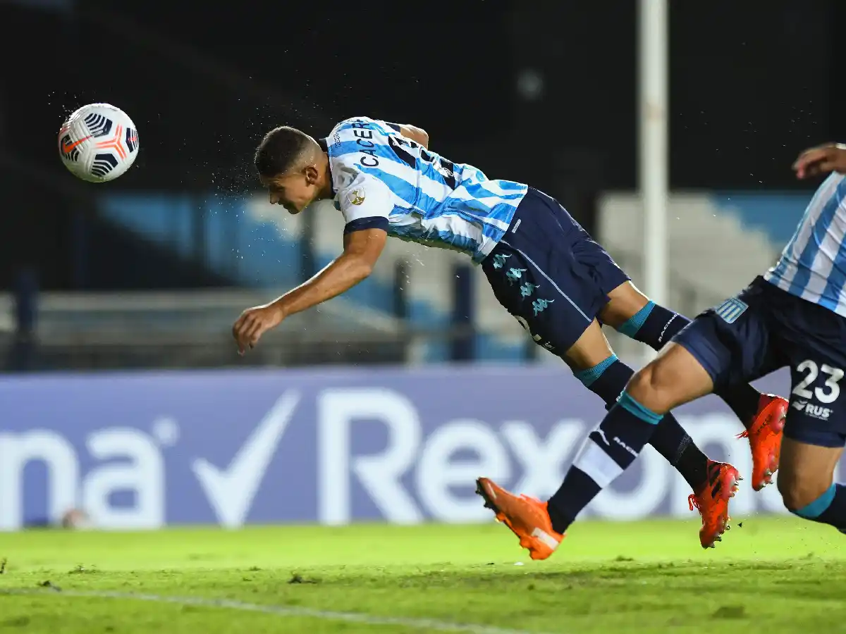 Buen triunfo de Racing ante Sporting Cristal 
