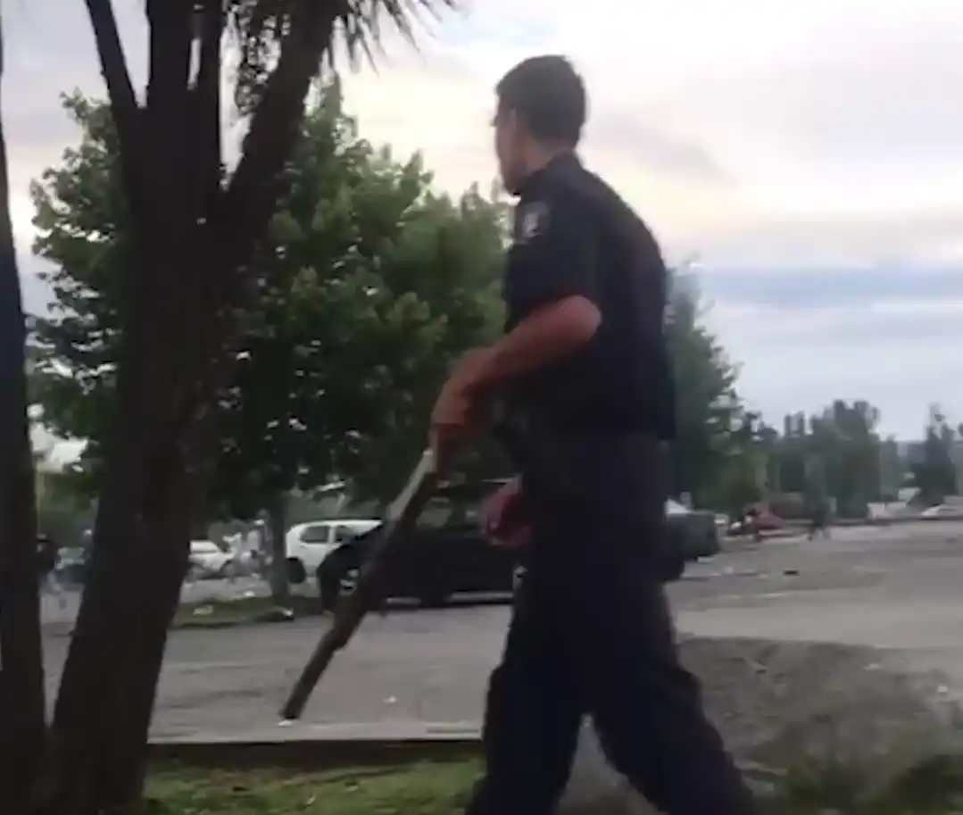 año nuevo 2024 policia balas de goma dique