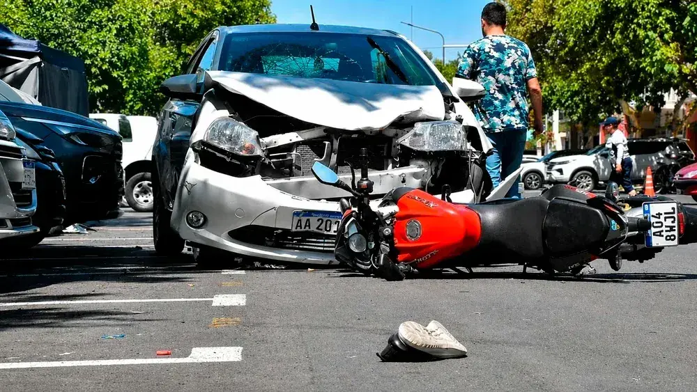"El mayor inconveniente son las motos y las bicicletas": ¿Qué pasa en Argentina con la siniestralidad vial?