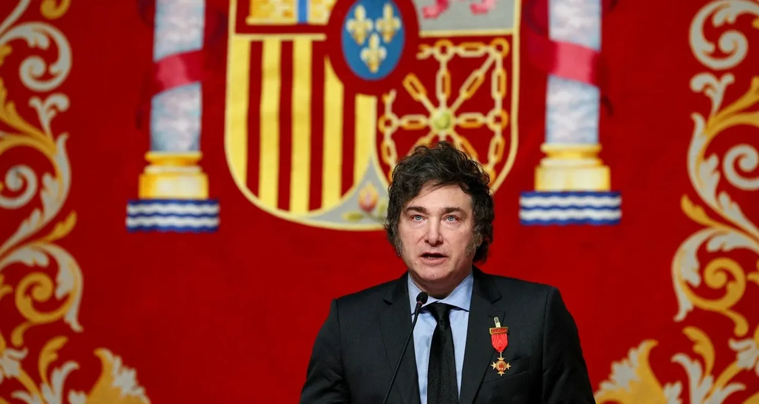 "El presidente argentino, Javier Milei, ha dado órdenes al embajador en Madrid, Roberto Bosch, de ofrecer al Ejecutivo español y a la Comunidad Valencia asistencia humanitaria", informó Adorni. Foto: Archivo / REUTERS / Violeta Santos Moura.