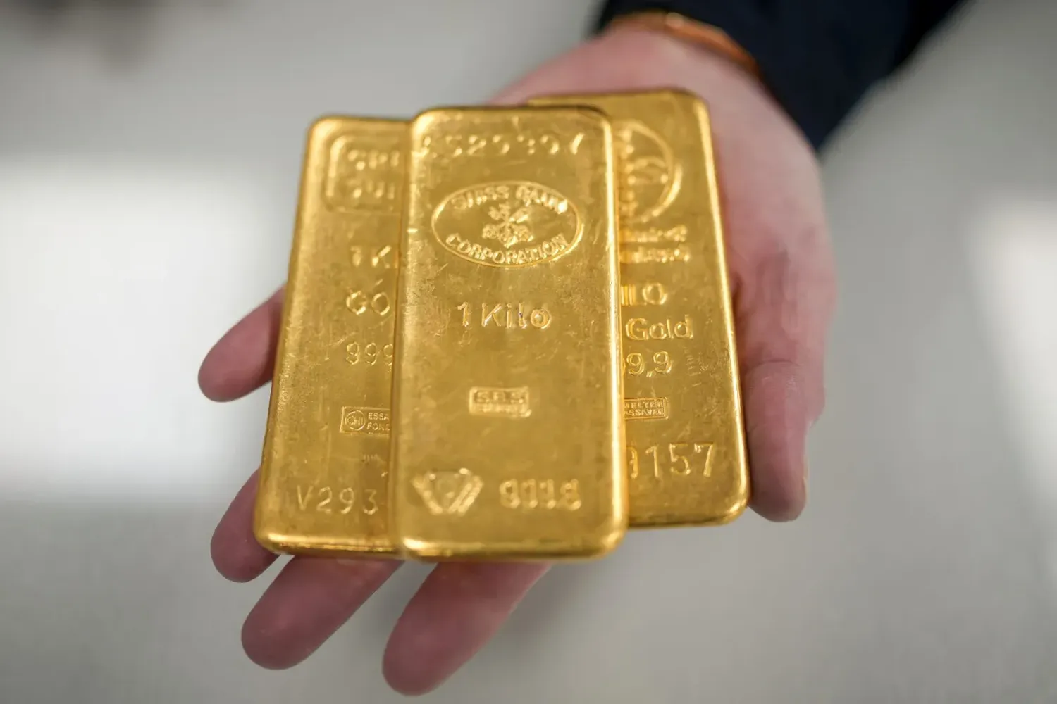 Gold Prices Soar to Record Highs Following Federal Reserve's Dovish Stance