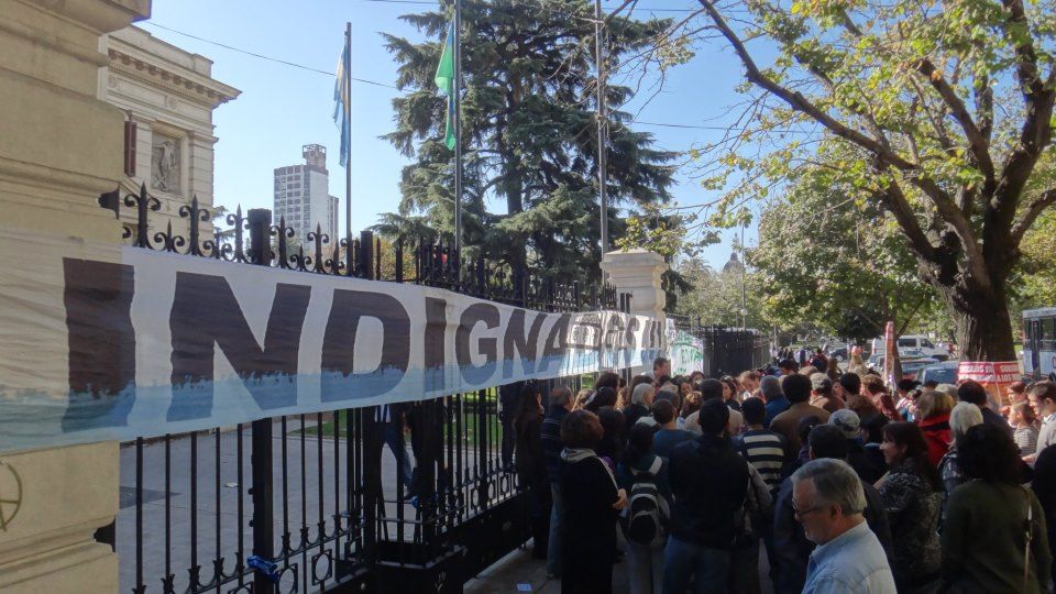Inundación en La Plata: Vecinos indignados marchan a 4 meses del temporal