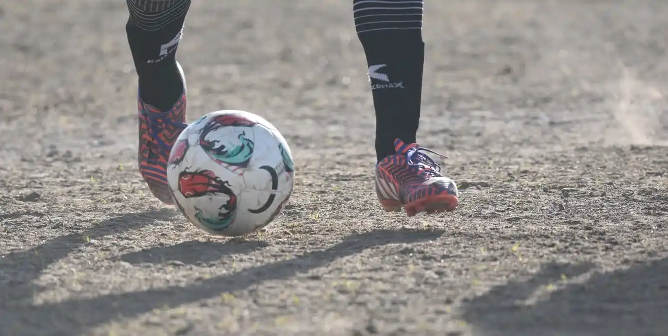 El incidente ocurrió durante el partido entre Defensores de Alto Verde y Santa Fe Fútbol. Crédito: Mauricio Garín