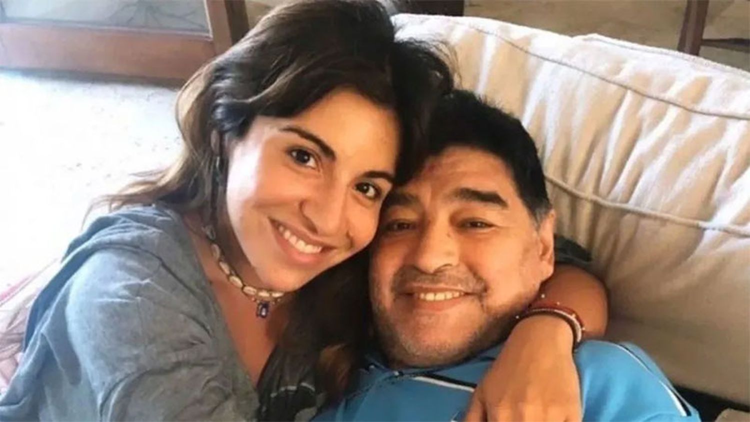 Conmovedor mensaje de Gianinna Maradona por el Día del Padre