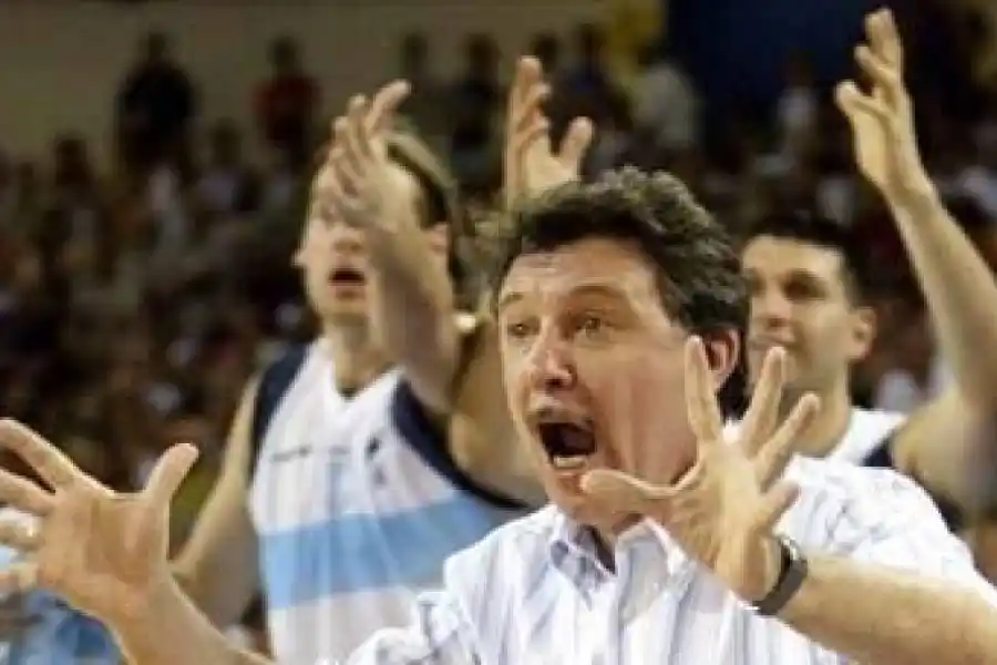 Rubén Magnano anunció su retiro del básquet