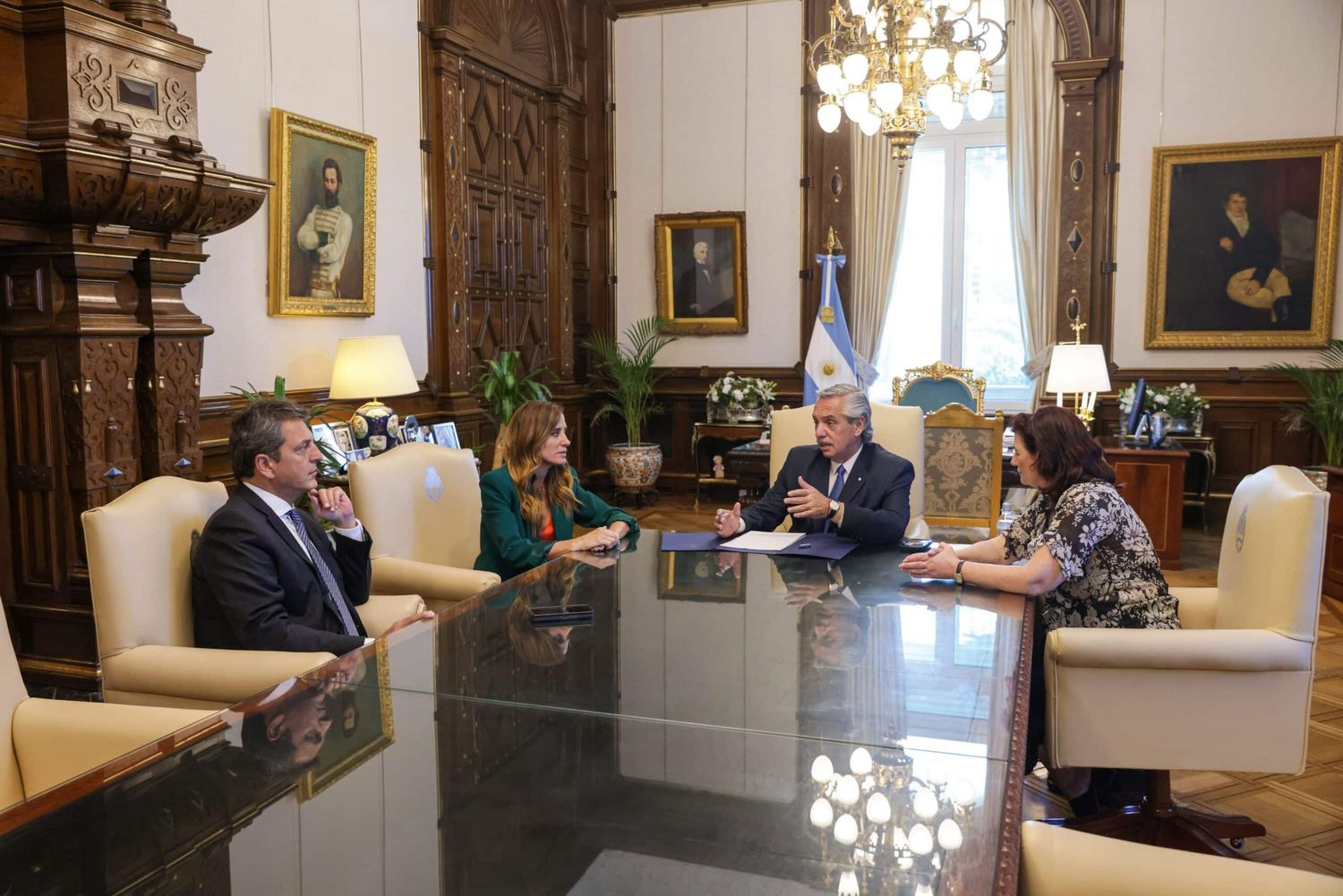 Kelly Olmos aclaró que “algunas pymes podrán transferir el 50% del costo del bono de fin de año al Estado”