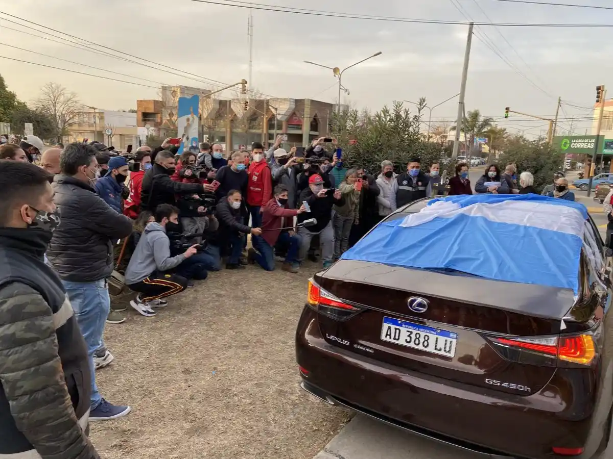 "Pechito" López recibido por una caravana en Río Tercero